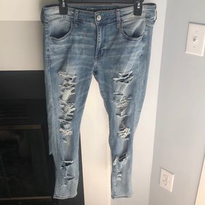 American Eagle distressed jeans / size 12